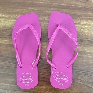 NEW!!! Havaianas Women's Vibrant Pink Sandals